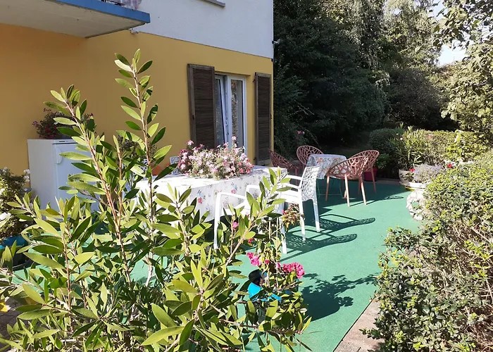 4 Km Zu A7 Und A71, Idylle Am Bach, Großer Garten Apartment *
