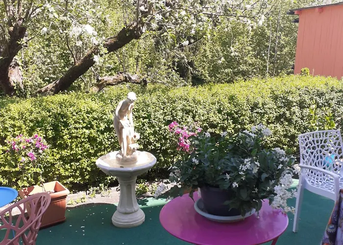 4 Km Zu A7 Und A71, Idylle Am Bach, Großer Garten *