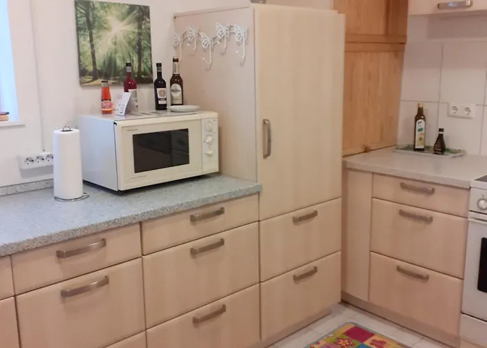 4 Km Zu A7 Und A71, Idylle Am Bach, Großer Garten Apartment *